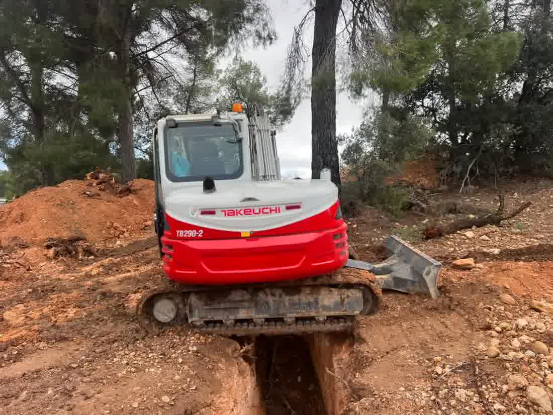 Trabajo de excavación y movimiento de tierras